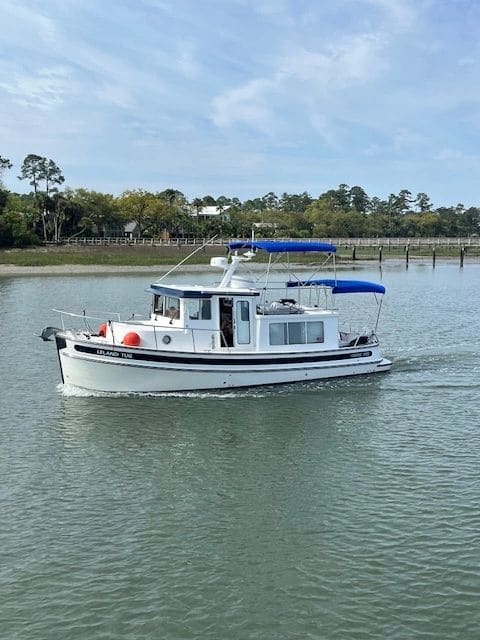 LT on her way from Thunderbolt to Dataw Island.
