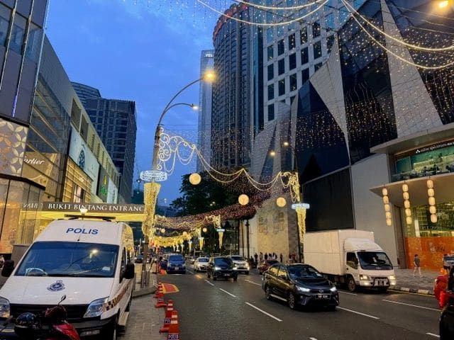 We are not out after dark often! Love the lights!