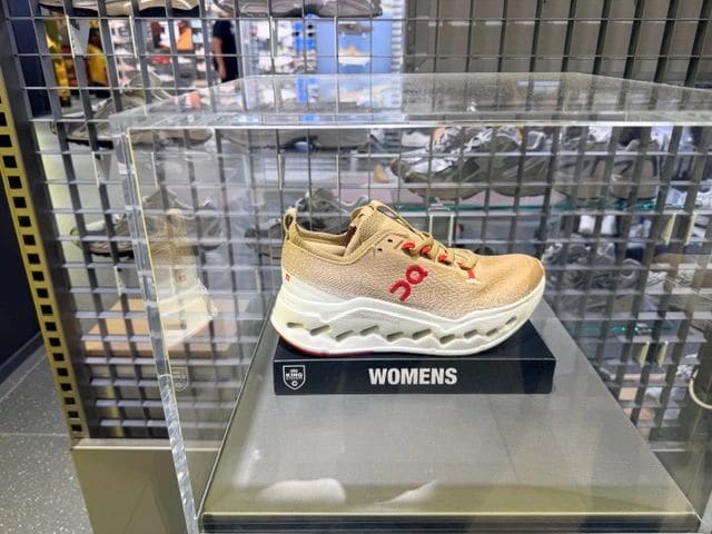 I really like these (colors seem to be those of Chinese New Year).