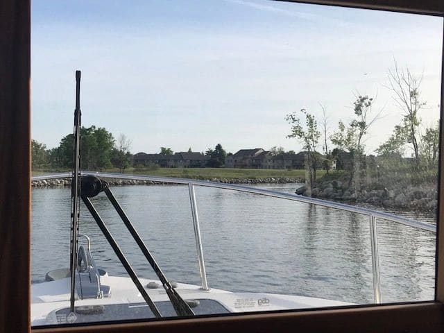 Coming in to the Harbour Towne marina