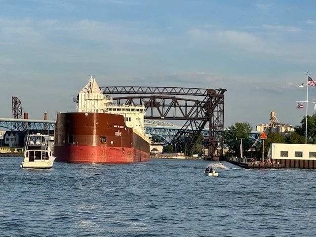 Barge about to make a stern-in maneuver