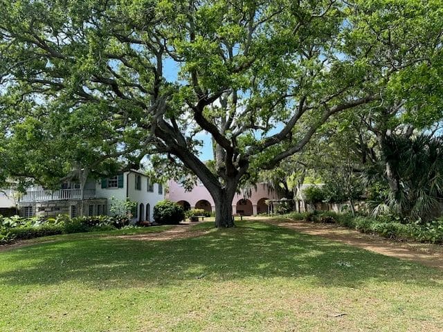 Outside “The Oldest House” … in the US … or Florida … or St. Augustine?