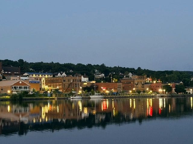A peaceful Houghton.